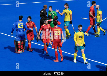 2. März 2019, Sydney Olympic Park Hockey Centre, Sydney, Australien; FIH Mens Pro League Hockey, Australien und Spanien; die Mannschaften schütteln sich die Hände nach dem Spiel Stockfoto