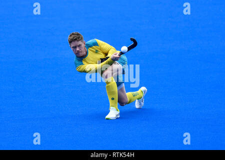 2. März 2019, Sydney Olympic Park Hockey Centre, Sydney, Australien; FIH Mens Pro League Hockey, Australien im Vergleich zu Spanien; Matthew Dawson von Australien den Ball Stockfoto