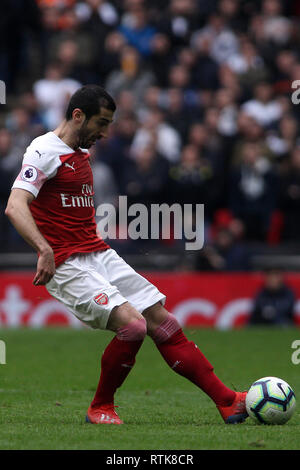 London, Großbritannien. 02 Mär, 2019. Henrik Mkhitaryan von Arsenal in Aktion. EPL Premier League match, Tottenham Hotspur v Arsenal im Wembley Stadion in London am Samstag, den 2. März 2019. Dieses Bild dürfen nur für redaktionelle Zwecke verwendet werden. Nur die redaktionelle Nutzung, eine Lizenz für die gewerbliche Nutzung erforderlich. Keine Verwendung in Wetten, Spiele oder einer einzelnen Verein/Liga/player Publikationen. pic von Steffan Bowen/Andrew Orchard sport Fotografie/Alamy Live news Credit: Andrew Orchard sport Fotografie/Alamy leben Nachrichten Stockfoto