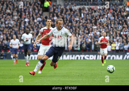 London, Großbritannien. 02 Mär, 2019. Harry Kane von Tottenham Hotspur mit der Kugel während der Premier League Spiel zwischen Arsenal und Tottenham Hotspur im Wembley Stadion am 2. März 2019 in London, England. (Foto von Mick Kearns/phcimages.com) Stockfoto