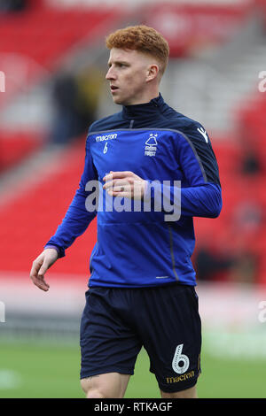 Stoke-on-Trent, Großbritannien. 2. März 2019. Nottingham Forest Mittelfeldspieler Jack Colback (6) Während der EFL Sky Bet Championship Match zwischen Stoke City und Nottingham Forest in der bet365-Stadion, Stoke-on-Trent, England am 2. März 2019. Foto von Jurek Biegus. Nur die redaktionelle Nutzung, eine Lizenz für die gewerbliche Nutzung erforderlich. Keine Verwendung in Wetten, Spiele oder einer einzelnen Verein/Liga/player Publikationen. Credit: UK Sport Pics Ltd/Alamy Live News Credit: UK Sport Pics Ltd/Alamy leben Nachrichten Stockfoto