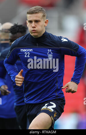 Stoke-on-Trent, Großbritannien. 2. März 2019. Nottingham Forest Mittelfeldspieler Ryan Yates (22) Während der EFL Sky Bet Championship Match zwischen Stoke City und Nottingham Forest in der bet365-Stadion, Stoke-on-Trent, England am 2. März 2019. Foto von Jurek Biegus. Nur die redaktionelle Nutzung, eine Lizenz für die gewerbliche Nutzung erforderlich. Keine Verwendung in Wetten, Spiele oder einer einzelnen Verein/Liga/player Publikationen. Credit: UK Sport Pics Ltd/Alamy Live News Credit: UK Sport Pics Ltd/Alamy leben Nachrichten Stockfoto