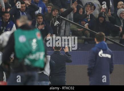 Gelsenkirchen, Deutschland. 02 Mär, 2019. firo: 02.03.2019, Fußball, 2018/2019, 1.Bundesliga FC Schalke 04 - Fortuna Düsseldorf Düsseldorf 0:4 Domenico Tedesco Abschied von den FAns | Verwendung der weltweiten Kredit: dpa/Alamy leben Nachrichten Stockfoto