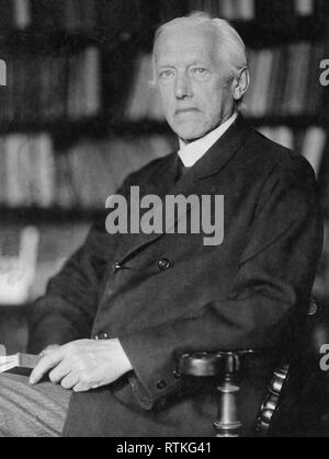 Deutsche Revolution - Professor Dr. Ulrich von Wilamowitz-Moellendorf, der berühmte philogist der Berliner Universität, die bald Feiern zum 50. Jubiläum der promovierte Ca. 1919-1924 Stockfoto