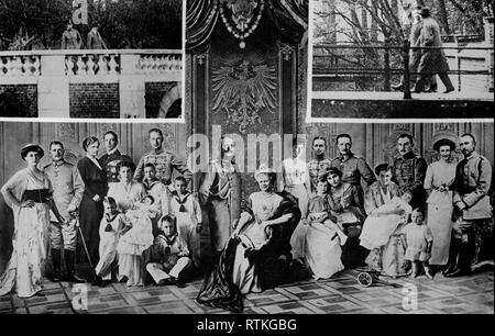 Das Ende des Krieges und der Abdankung von Kaiser Wilhelm, markierte das Ende der Familie von Hohenzollern im Rampenlicht der Deutschen Gesellschaft und Lizenzgebühren. Die Gruppe Foto zeigt die Hohenzollern auf dem Höhepunkt ihrer Popularität, und von rechts nach links Sie sind: - Prinz Oscar und Frau, der Herzog von Braunschweig, seiner Frau und seinen zwei Kindern; Prinz August Wilhelm, Frau und Kind; Prinz Joachim und seine Frau, die ex-Kaiserin und ex-Kaiser Wilhelm, die ex - Kronprinz, seine Frau und seine fünf Kinder; Prinz Adelburt und Frau; Prinz Eitel Friedrich und seine Frau (inzwischen geschieden) Stockfoto