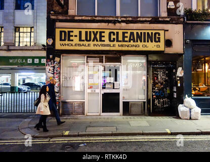 De-Luxe-Reinigung, Großhandel Unsichtbares Co Ltd, Brewer Street, Soho, London, W1, UK Stockfoto