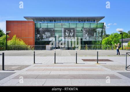 ALBI, Frankreich-14 MAI 2017 - Ansicht der Mediathek Pierre Amalric in Albi, Südwesten von Frankreich entfernt. Stockfoto