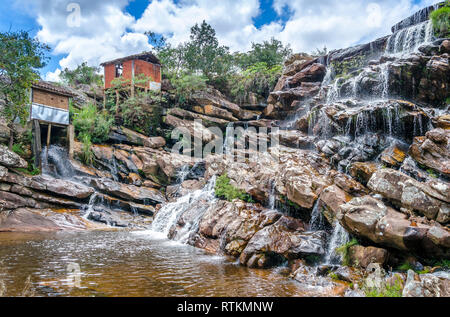 Brasilien Reise. Wasserfall in dem Land, dem Staat Minas Gerais in Brasilien. Diamantina und Serro Region. Stockfoto