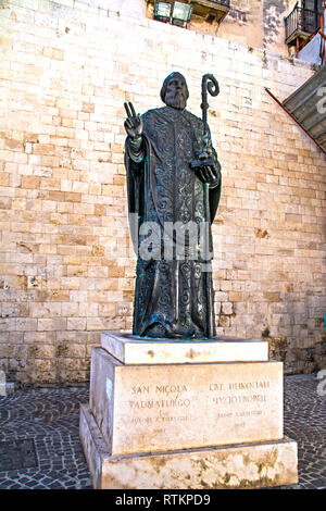 Ein Monument, das dem Heiligen Nikolaus in Bari Stockfoto