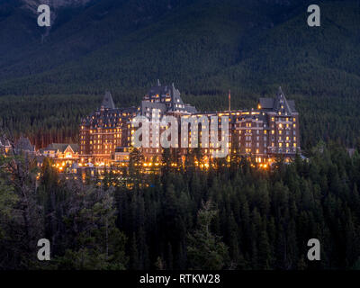 Banff Springs Hotel, Banff National Park, Alberta, Kanada. Das Banff Springs Hotel ist eines der berühmtesten Hotels in Kanada und ist entfernt Stockfoto