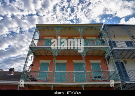 New Orleans ist Wissen (unter anderem) für seine Architektur mit mehreren Einflüssen in diesem Bild illustriert Stockfoto