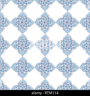 Fraktale blaue Blüten. Eine elegante helle Abbildung mit Blumen. Muster für die Gestaltung von Stoff, Tapeten. Auf weissem Hintergrund Stockfoto