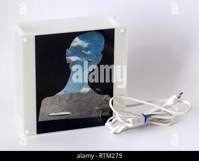 Italienische Lampe mit einem Bild des Malers Salvador Dali Stockfoto