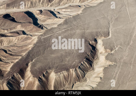 Luftaufnahme der Nazca Linien, dem Kolibri, Peru Stockfoto