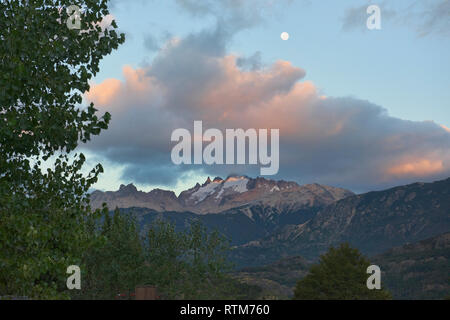 Vollmond über die schöne Cerro Castillo finden, Aysen, Patagonien, Chile Stockfoto