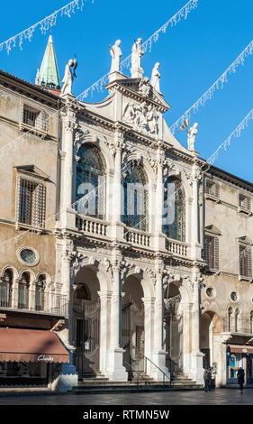 VICENZA, Italien - 29 Dezember, 2018: Chiesa San Vincenzo in der zentralen Piazza dei Signori in Vicenza, Italien. Stockfoto