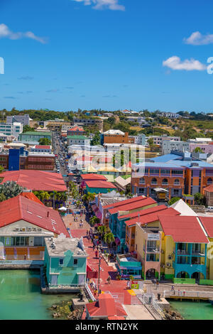 ANTIGUA, WEST INDIES - 1. März 2018: Die Wirtschaft in Antigua ist fast ausschließlich vom Tourismus. Es ist eine große Kreuzfahrt Reiseziel, Resort Lage ein Stockfoto