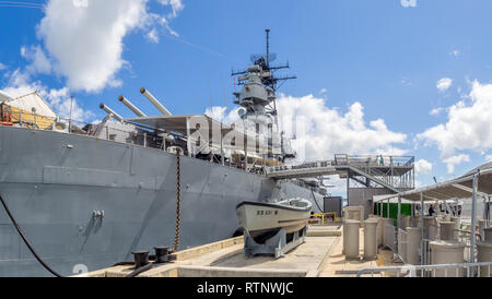 Die USS Missouri Schlachtschiff am 5. August 2016 in Pearl Harbor, USA. Website des Vertrags Unterzeichnung Ende 1945 zwischen den USA und Japan, ist jetzt in der Anker Stockfoto