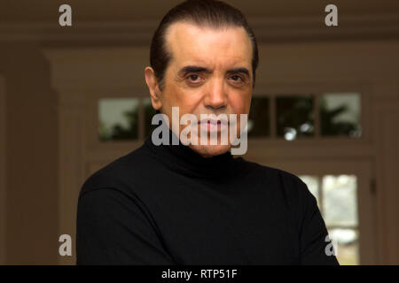 Bedford, USA. 27 Jan, 2012. Chazz Palminteri am Deckel Fotoshooting für Kantenmagazin am Chazz Palminteri Residence in New York, USA. Quelle: Steve Mack/S.D. Mack Bilder/Alamy Stockfoto