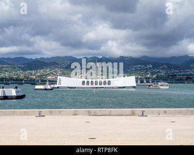 Die USS Arizona Memorial am 5. August 2016 in Pearl Harbor, USA. Memorial Marken Ruhestätte von Matrosen und Marines, die starb, als die USS Arizona war Stockfoto