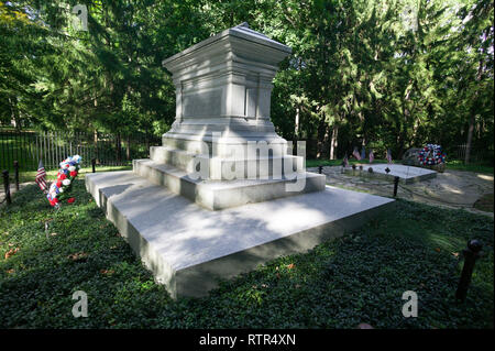 Das Grab von Rutherford B. Hayes und Lucy Hayes auf Spiegel Grove in Fremont, Ohio Stockfoto