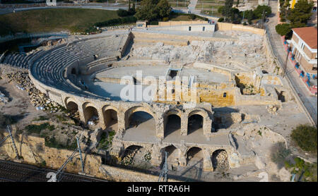 Luftaufnahme der Ruinen des antiken Römischen Amphitheater in der spanischen Stadt Tarragona Stockfoto