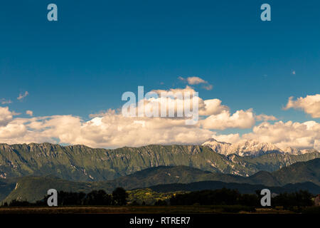 Der Sturm ist vorbei und der Himmel von Friuli Venezia-Giulia ist leer und klare Stockfoto