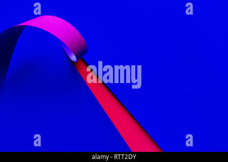 Papier schneiden von Blue neon gradient Farbe Hintergrund. Stockfoto