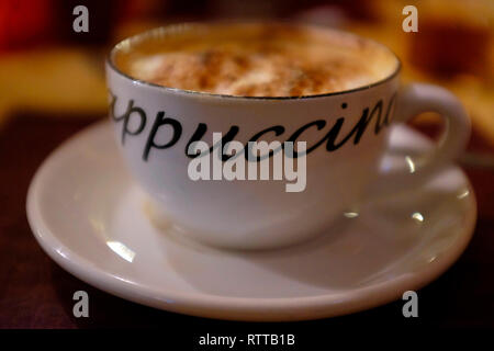 Kaffee, Tasse, Cappuccino, Café, Restaurant, Schaumig, Mahlzeit, Mittagessen, Abendessen, Abendessen, Logo, geschrieben, auf, Tasse, Stockfoto