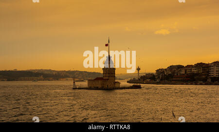 Der Maiden Tower. Winter am Morgen, Uskudar - Istanbul Stockfoto