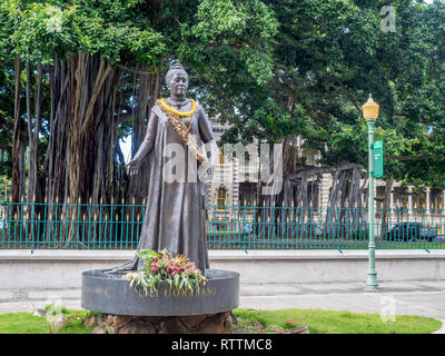 Königin Lili'uokalani Statue außerhalb des Hawaii State Capitol Building in Honolulu, Hawaii am 6. August 2016. Königin Liliuokalani war der letzte Monarch Stockfoto