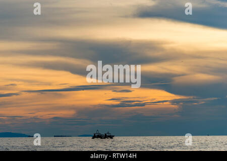 Kapenta Boote für eine abends Angeln am Lake Kariba, Simbabwe. Stockfoto