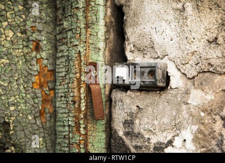 Alte vintage Klingel Tasten, Retro Vintage apartment Sprechanlage Klingel Summer Stockfoto