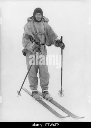 Kapitän Robert Falcon Scott auf Skiern Stockfoto