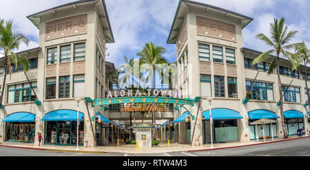 Ansicht der neuen Aloha Tower Marktplatz Am 6. August 2016 in Honolulu, Hawaii. Neu renovierte Aloha Tower Marketplace ist das Tor zum Honolulu Har Stockfoto