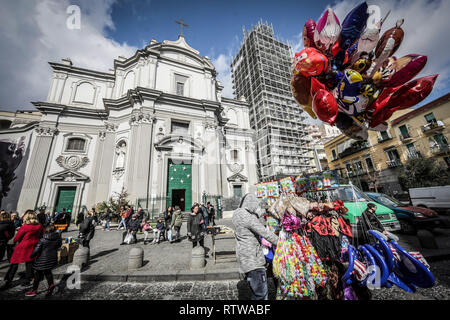 Neapel, Italien. 2. März 2019. Neapel, soziale Karneval in SanitÃ, das zentrale Thema der 2019 edition, von der Rione SanitÃ pädagogischen Netz" gefördert wird 'Comuni Orte - jenseits jeder gemeinsamen Ort. "Ein Thema gewählt, auf die Frage, warum einige Orte bestimmt städtische Bankrott 01.03.2019, Neapel, Italien Kredit sind: Unabhängige Fotoagentur Srl/Alamy leben Nachrichten Stockfoto
