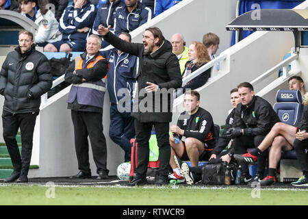 Washington, United States. 02 Mär, 2019. Usa Norwich City Manager Daniel Farke Barks, Bestellungen zu seinen Spielern während der efl Sky Bet Championship Match zwischen Millwall und Norwich City an der Höhle, London, England am 2. März 2019. Foto von Ken Funken. Nur die redaktionelle Nutzung, eine Lizenz für die gewerbliche Nutzung erforderlich. Keine Verwendung in Wetten, Spiele oder einer einzelnen Verein/Liga/player Publikationen. Stockfoto