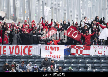 Chester, Pennsylvania, USA. 2 Mär, 2019. Toronto FC Fans feiern im Spiel gegen die Philadelphia Union Talen Energie Stadion in Chester, Pennsylvania Credit: Ricky Fitchett/ZUMA Draht/Alamy leben Nachrichten Stockfoto