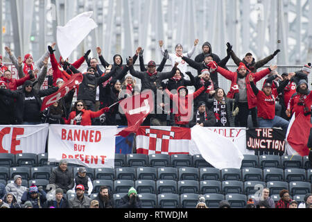 Chester, Pennsylvania, USA. 2 Mär, 2019. Toronto FC Fans feiern im Spiel gegen die Philadelphia Union Talen Energie Stadion in Chester, Pennsylvania Credit: Ricky Fitchett/ZUMA Draht/Alamy leben Nachrichten Stockfoto