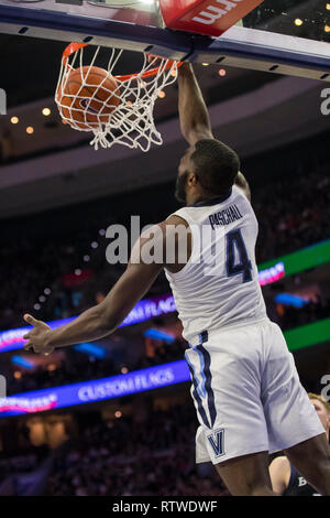 Philadelphia, Pennsylvania, USA. 2 Mär, 2019. Villanova Wildcats freuen Eric Paschall (4) dunks die Kugel während der NCAA Basketball Spiel zwischen den Butler Bulldogs und die Villanova Wildkatzen bei der Wells Fargo Center in Philadelphia, Pennsylvania. Credit: Csm/Alamy leben Nachrichten Stockfoto