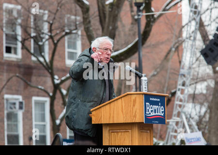 Brooklyn, New York, USA. 02 Mär, 2019. Brooklyn, NY - 2. März 2019. Bernie Sanders' bei seiner ersten Rallye für die 2020 Präsidentenprimär am Brooklyn College. Credit: Ed Lefkowicz/Alamy leben Nachrichten Stockfoto