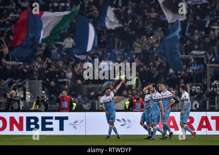 Rom, Italien. 2 Mär, 2019. RoRome, Italien. 02 Mär, 2019. Spieler von Lazio feiert den Sieg in der Serie A Match zwischen Latium und Roma im Stadio Olimpico, RoRome, Italien am 2. März 2019. Foto von Giuseppe Maffia. Credit: UK Sport Pics Ltd/Alamy leben Nachrichten Stockfoto