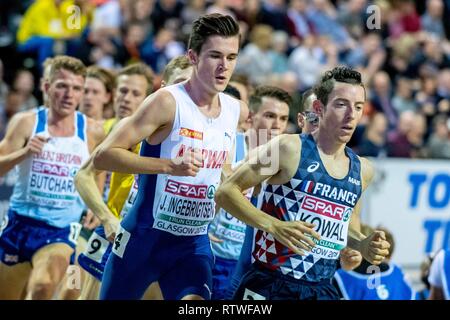 Glasgow, Schottland, Großbritannien. 2. März, 2019. KOWAL Yoann FRA und INGEBRIGTSEN Jakob noch in den 3000m Männer Final Fall konkurrieren in Tag zwei des Europäischen Leichtathletik Indoor Championships 2019 im Emirates Stadion in Glasgow, Schottland, Vereinigtes Königreich. 2.03.2019 Credit: Cronos/Alamy leben Nachrichten Stockfoto