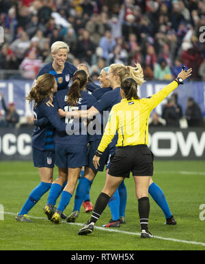 Nashville, Tennessee, USA. 2 Mär, 2019. Team USA mit der späten Ziel glücklich. Credit: Hoss McBain/ZUMA Draht/Alamy leben Nachrichten Stockfoto