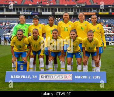 Nashville, TN, USA. 02 Mär, 2019. Die brasilianische Fußball-Nationalmannschaft der Frauen stellt sich vor das Internationale Fußballspiel zwischen Brasilien und Japan, in der Sie glaubt, Schale, bei Nissan Stadion in Nashville, TN. Kevin Langley/Sport Süd Media/CSM/Alamy leben Nachrichten Stockfoto