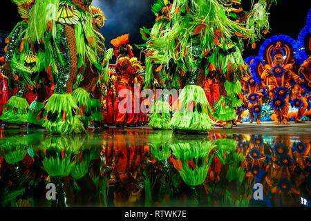 SP - Sao Paulo - 01/03/2019 - Samba Schule Paraden spezielle Gruppe Sao Paulo Tag 2 - mocidade Alegre tritt in die Allee an der Anhembi sambodromo in Sao Paulo, in der zweiten Nacht von Paraden der besondere Gruppe. Foto: Suamy Beydoun/AGIF Stockfoto