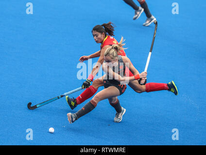 Changzhou, Provinz Jiangsu in China. 3 Mär, 2019. Freeke Moes (Vorne) der Niederlande konkurriert während des 2019 FIH-PRO LEAGUE Frauen Liga Hockey Match gegen China in Changzhou, Provinz Jiangsu im Osten Chinas, 3. März 2019. Die Niederlande gewann 2-1. Credit: Yang Lei/Xinhua/Alamy leben Nachrichten Stockfoto