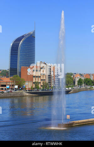 Die 136-m-Büro hochhaus namens Paradise Tower (Tour Paradis) von 2014 in Lüttich, Belgien Stockfoto