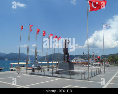 Mustafa Kemal Atatürk Statue auf der Strandpromenade, Marmaris, Provinz Mugla, Türkei Stockfoto