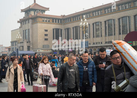 Beijing Railway Station. China verbietet 23 m vom Kauf von Fahrkarten als Teil des 'sozialen credit"-System 03-Mar-2019 Stockfoto